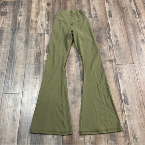 Offline By Aerie‎ Real Me Flare High Rise Short Inseam Women’s Green Size Small